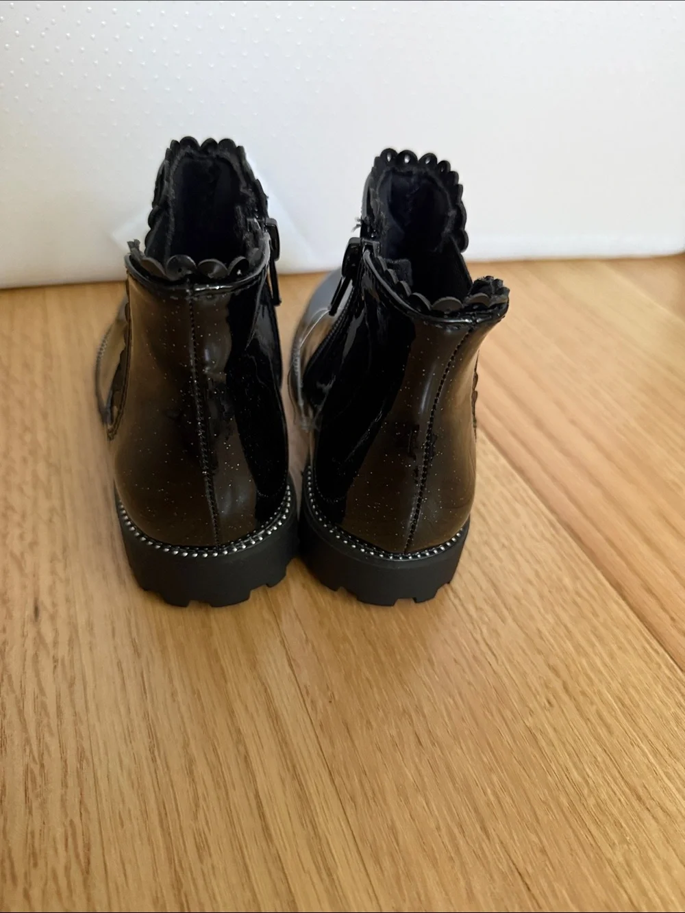 NWOT Sincerely Jules Black Glitter Patent Chelsea Boots for Kids